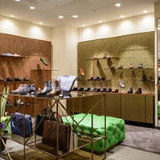 HANKYU MEN’S TOKYO｜地下1階に「ジョン ロブ」「サントーニ」オープン