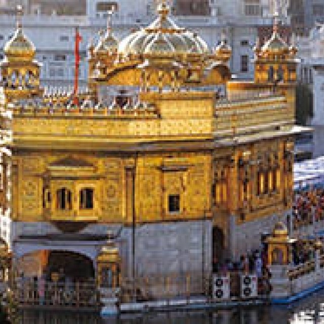 MOVIE｜インド“黄金寺院”で毎日振舞われるカレーの舞台裏を追うドキュメンタリー『聖者たちの食卓』