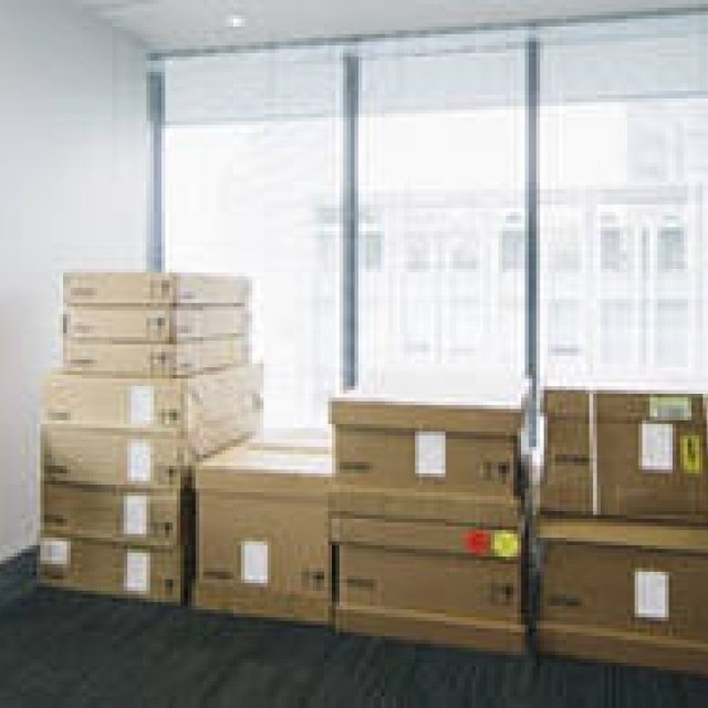 ヴィツゥの名作家具「620 チェア・プログラム」と「621 サイド・テーブル」の魅力｜Vitsoe