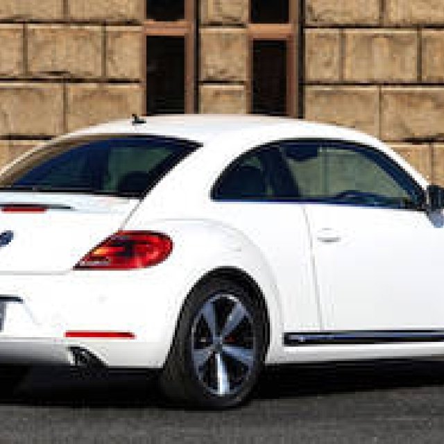 ファッションデザイナー滝沢直己 × The Beetle Turbo Exclusive 響き合うファッションとクルマ｜Volkswagen 