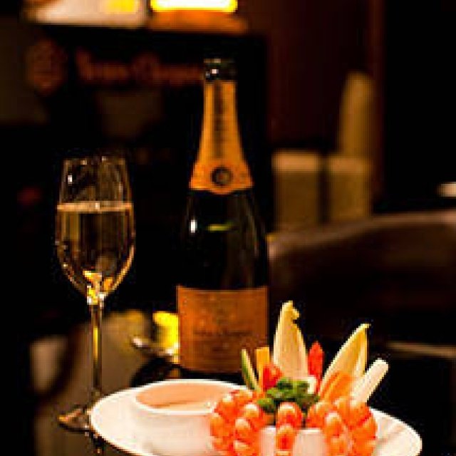 EAT｜アンダーズ 東京にヴーヴ・クリコ シャンパーニュ バーが登場