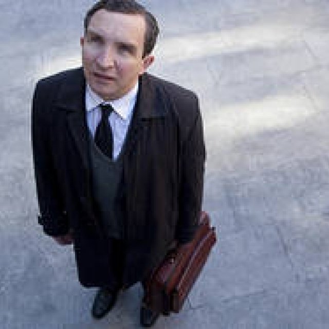 MOVIE｜新聞記事から生まれた心温まる感動作『おみおくりの作法』