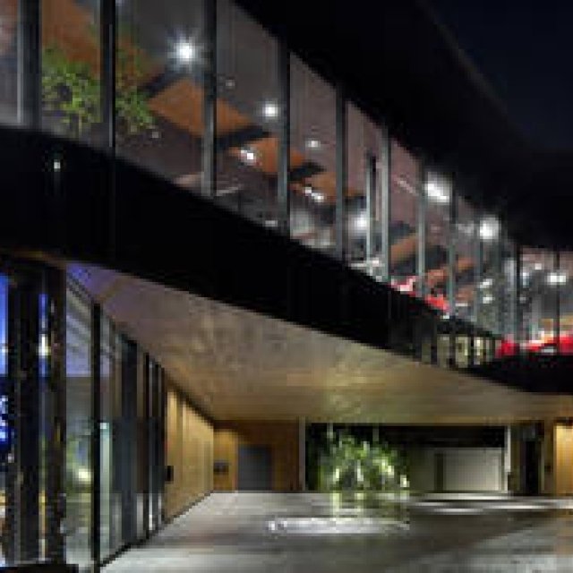 谷尻誠氏が設計、マツダ ブランドの発信拠点へ目黒碑文谷店をリニューアル｜Mazda