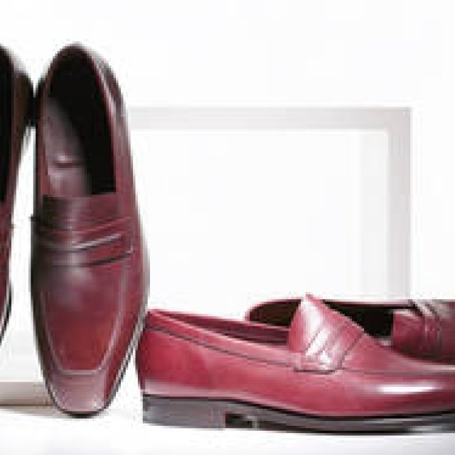 スーツにスマートな印象を与える新作ローファー「WISLEY」｜JOHN LOBB