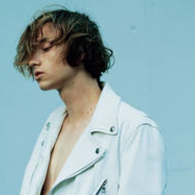 ソフネットのスタイルを継承しつつ、あらたなデザインを試みた2015春夏コレクション｜SOPHNET.