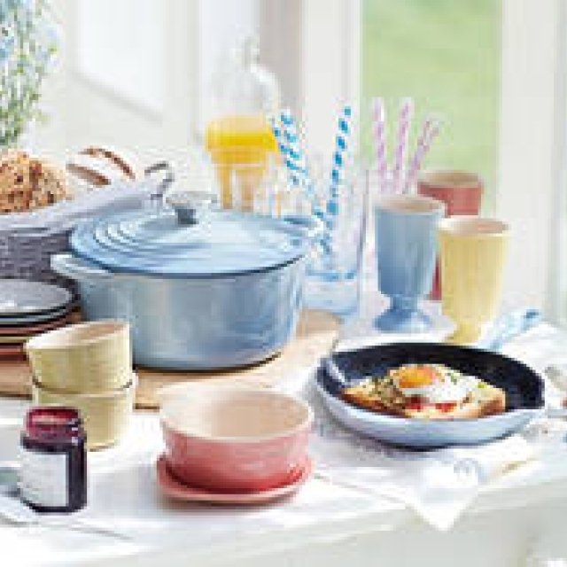 2015年春夏コレクション発表　スキレットやココットの新色も｜LE CREUSET