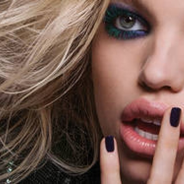 70年代ロックにインスパイアされた2色組アイシャドウなど限定発売｜TOM FORD BEAUTY 