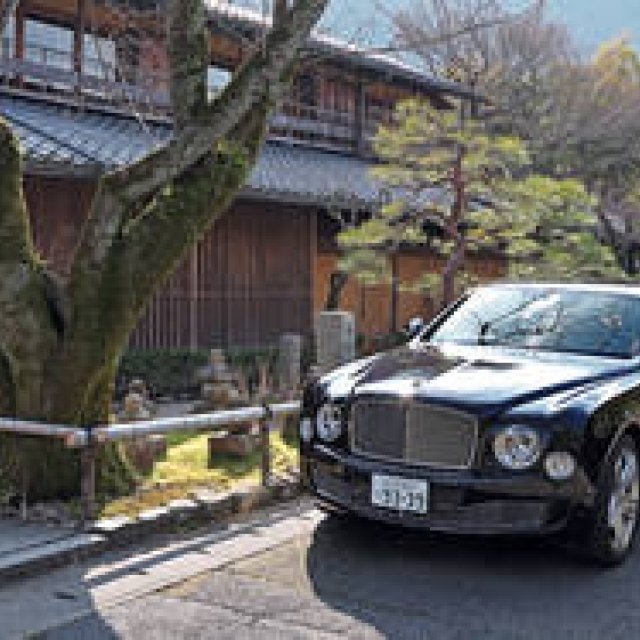 4つのドアを持つ、ベントレーの愉悦｜Bentley ギャラリー