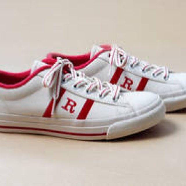 「リーガルスニーカー」の誕生から40周年の記念モデルが登場｜REGAL