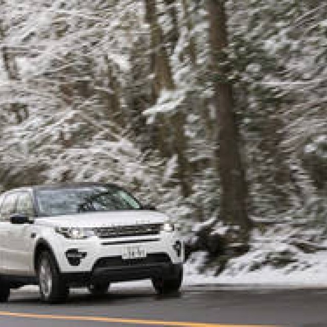 7人乗りも選べるプレミアムSUV、ディスカバリー スポーツに試乗｜Land Rover