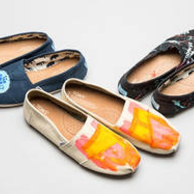 3人の日本人アーティストの作品を用いた、TOMSのシューズを発売｜ISETAN MEN’S