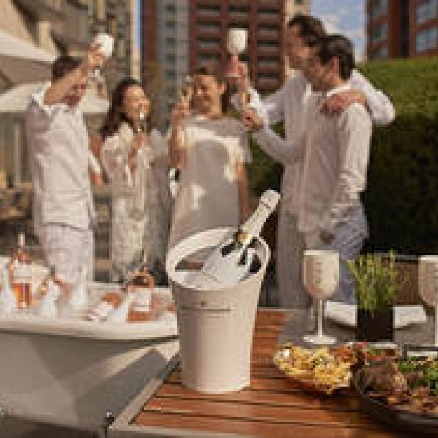 EVENT｜夏の訪れを歓迎するパーティー「ソワレ ブランシュ」がグランド ハイアット 東京で開催