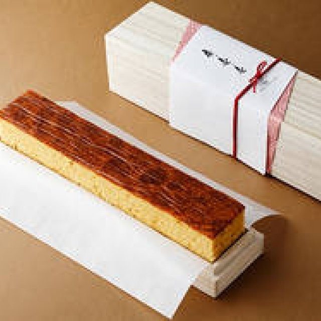 EAT｜パレスホテル東京から日本酒をたっぷりと使用したケーキ「壱ノ壱ノ壱」が発売