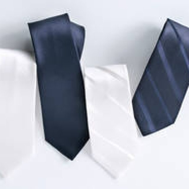 “ハレの日” の装いにフェアファクスが提案するネイビーのネクタイ｜FAIRFAX