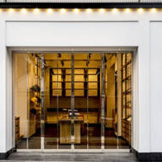 メンズきものテーラー「ワイ＆サンズ」で仕立てる粋な男の浴衣｜Y. & SONS