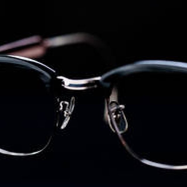 特集｜ヴィンテージから新作まで、いま欲しいのは “クラシックな眼鏡” Vol. 03「ブロウ」