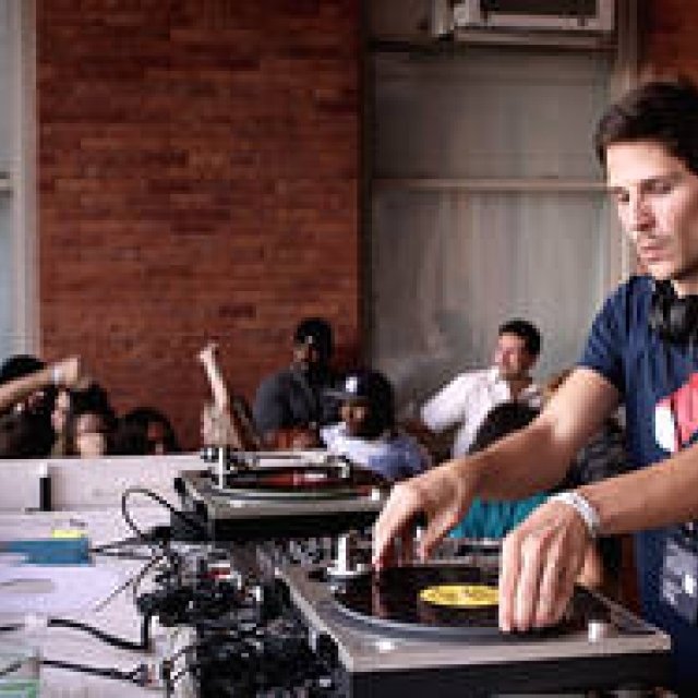 「フランス映画祭2015」で披露される『エデン』の上映を記念する音楽イベント「FRENCH TOUCH」｜MUSIC