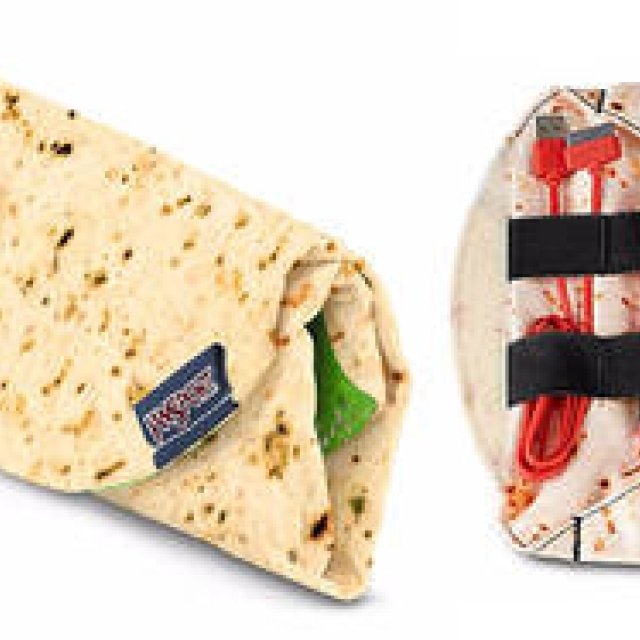 使っていると空腹になる!?　“ブリトー”型「デジタルラップ」にガジェットアクセを収納｜JANSPORT