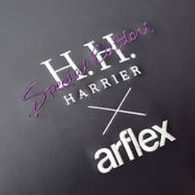 トヨタ ハリアーと名作ソファがスペシャルコラボ｜Arflex