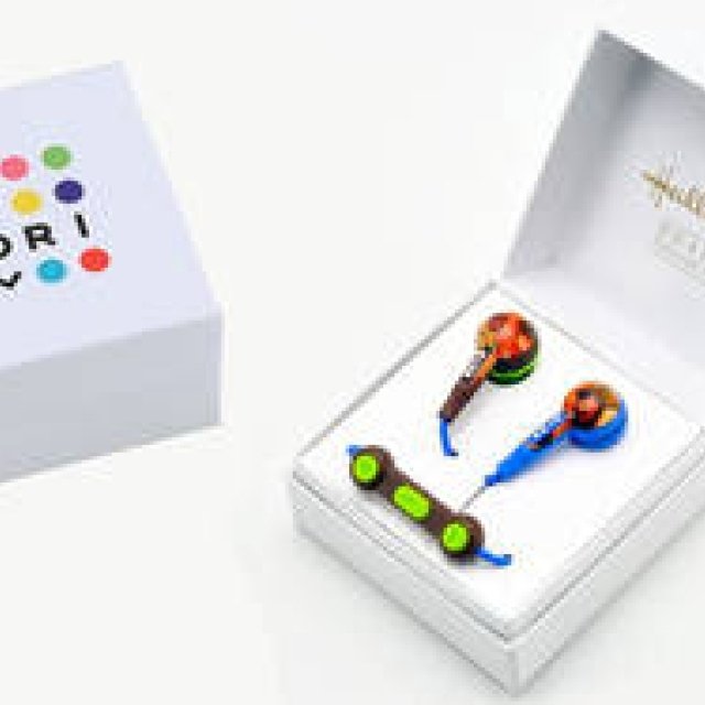 「KOTORI×ホールマーク」コラボレーションのイヤフォン第3弾が発売｜KOTORI
