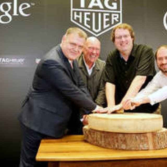 特集｜総括バーゼルワールド スマートウォッチのトレンドを検証｜TAG HEUER