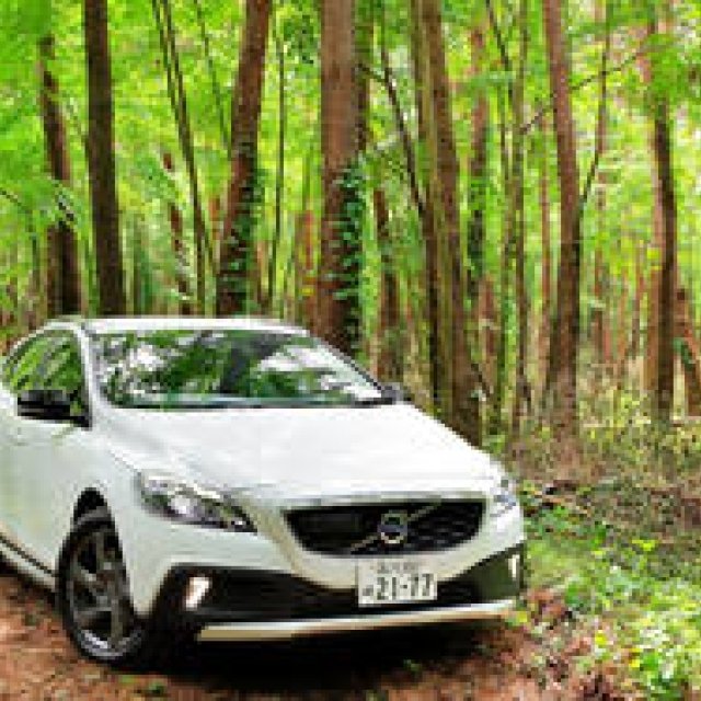 ボルボ V40 クロスカントリー T5 AWDに試乗する｜Volvo