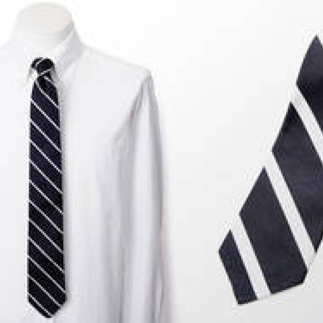 黒ベースのレジメンタルタイで最旬IVYスタイルを楽しむ｜FAIRFAX