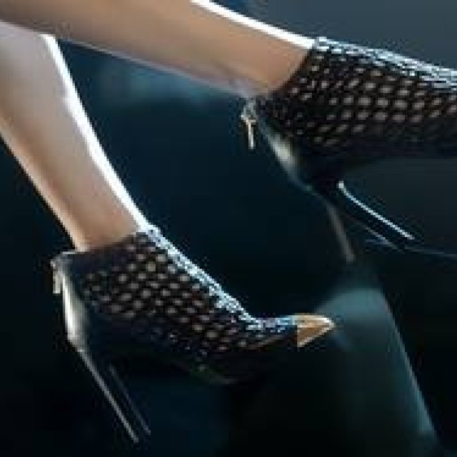 エルメス 新作シューズのショートムービー公開＆期間限定ショップ開催｜HERMÈS