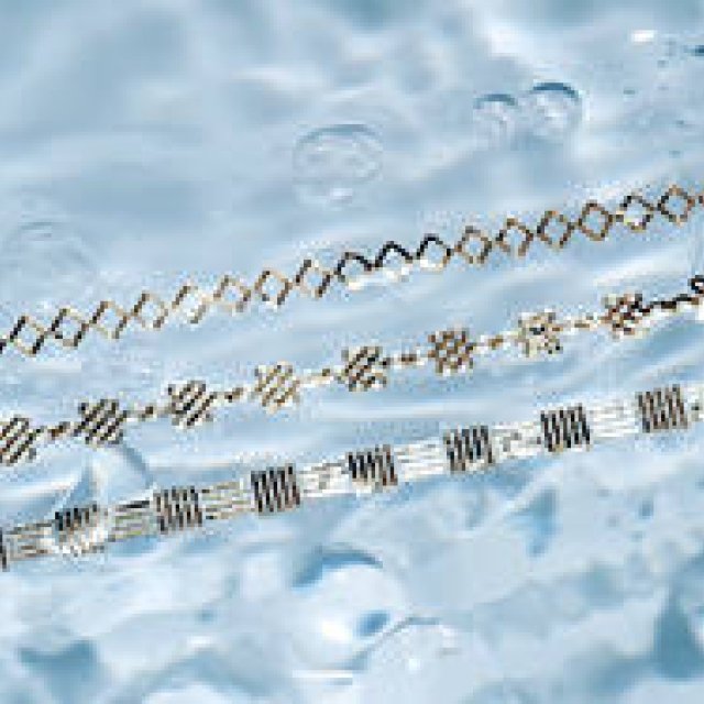 新作の箔アクセサリーを初披露する辰野しずかのポップアップが開催｜HAQUA