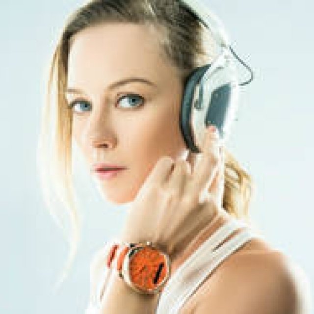 いま知りたい情報が直感的にわかるスマートウォッチ「Vesper」発売｜VELDT