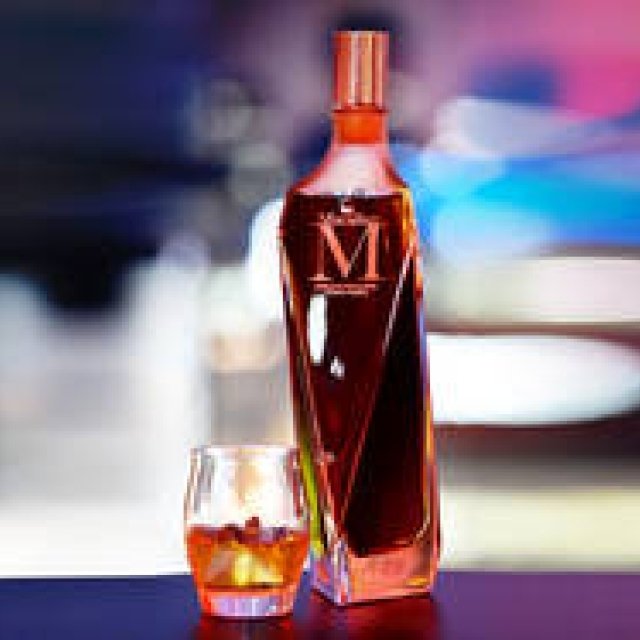 特製のクリスタルデキャンタを使用したブランド最高峰のウイスキー「ザ・マッカラン Mデキャンタ」｜THE MACALLAN