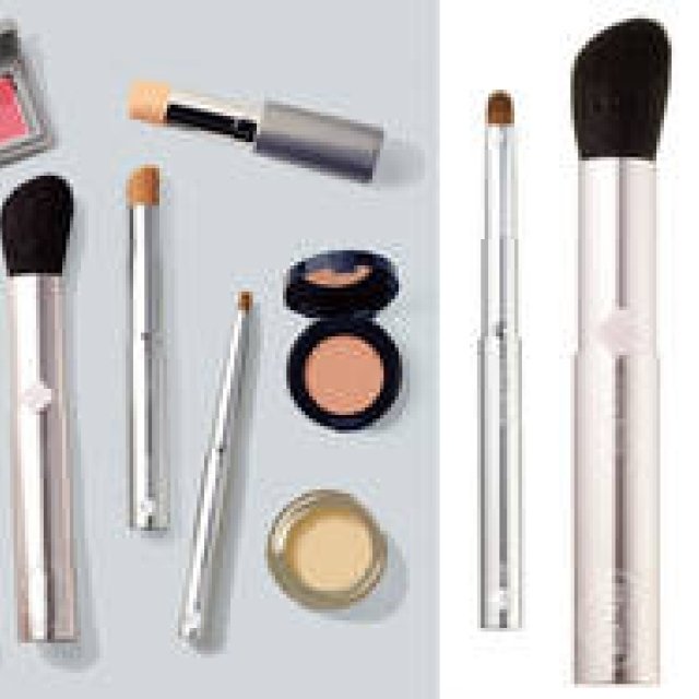 携帯できるスライド式メイクアップブラシが新登場｜KOBAKO