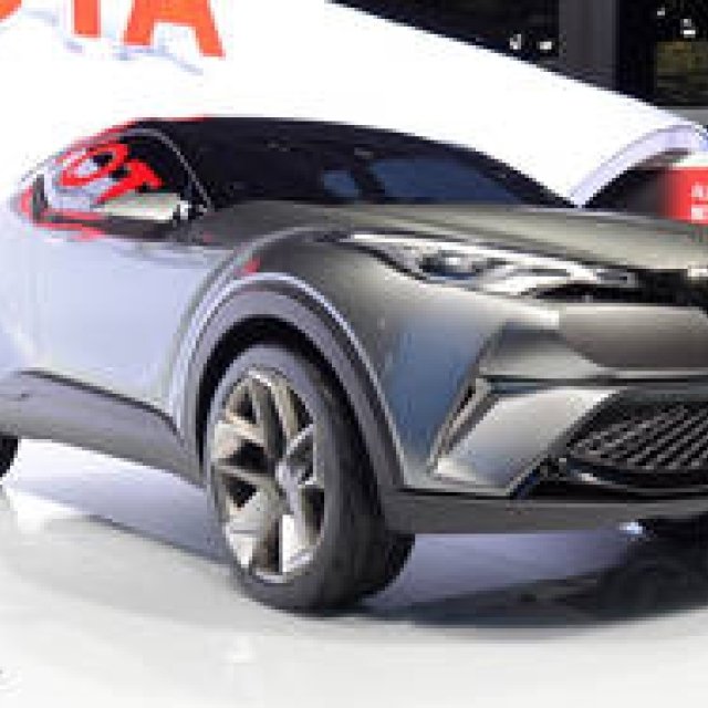 トヨタ、5ドアの小型クロスオーバーコンセプトを出展｜Toyota