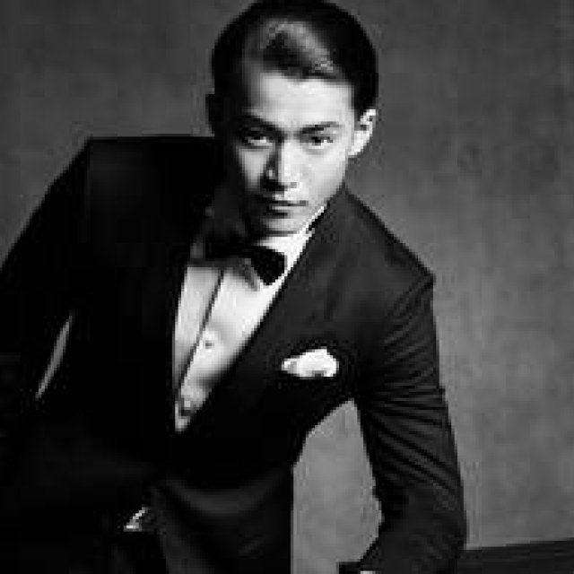 アルマーニの最新コレクションをまとった“ビジョナリーズ”｜DAIKANYAMA T-SITE