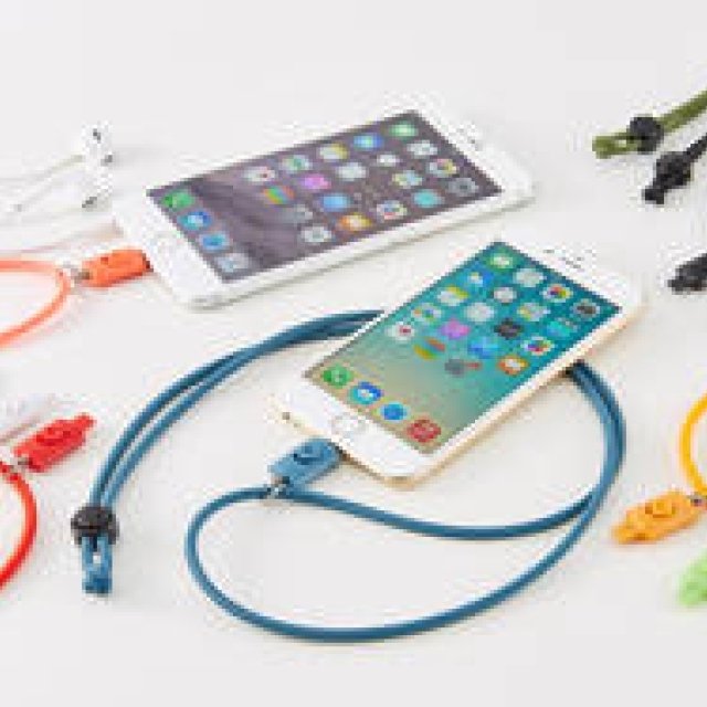 Lightningコネクターに挿し込むだけのネックストラップ｜Simplism