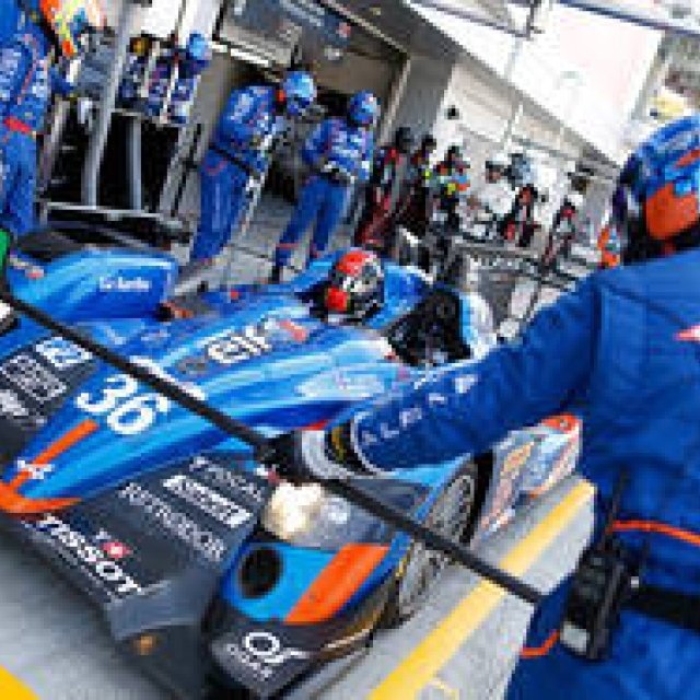 ティソが世界自動車耐久レースに参加するシグナテック・アルピーヌをサポート｜TISSOT