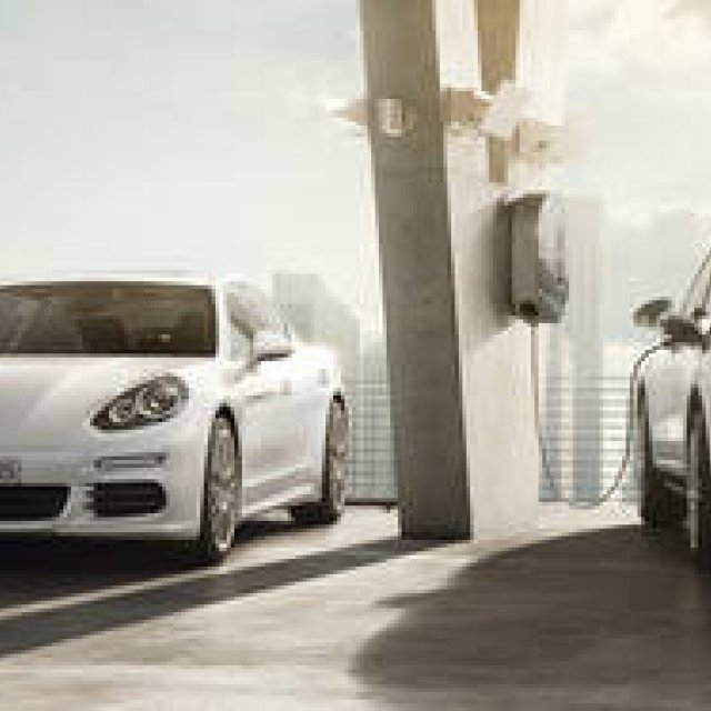 ポルシェ、プラグインハイブリッド車の体験型イベント開催｜PORSCHE