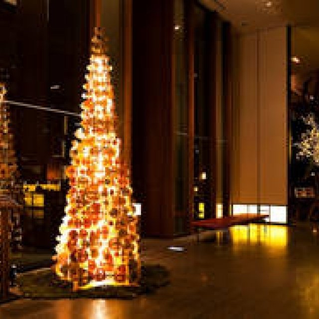 アンダーズ 東京に日本伝統技術を取り入れたクリスマスツリー登場