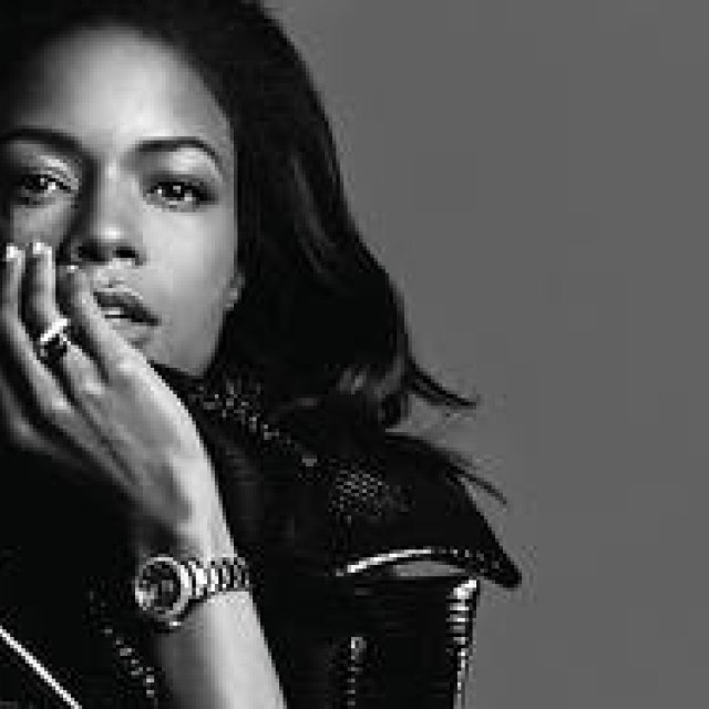 映画『007 スペクター』出演女優ナオミ・ハリスの魅力｜OMEGA