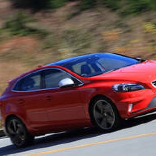 ボルボ V40 D4のスポーティな特別仕様車に試乗｜VOLVO