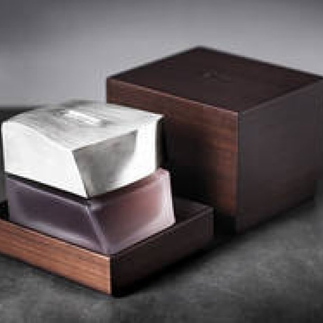 ブリオーニ70周年記念、数量限定高級フレグランス登場｜Brioni