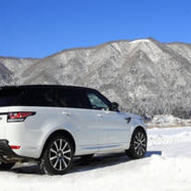 ジャガーとランドローバー各モデルに雪上で試乗｜Jaguar & Land Rover