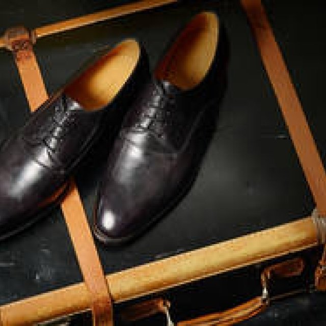 内羽根と外羽根の美しき調和｜JOHN LOBB