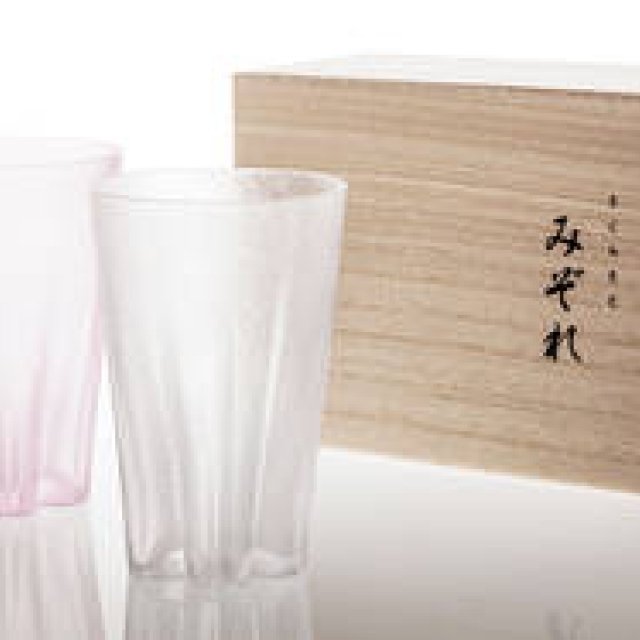 結露が桜の模様を描く。人気のグラスシリーズにタンブラーサイズが登場｜100％