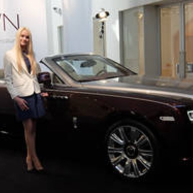 ロールス・ロイスの新型コンバーチブル「ドーン」が日本上陸｜Rolls-Royce