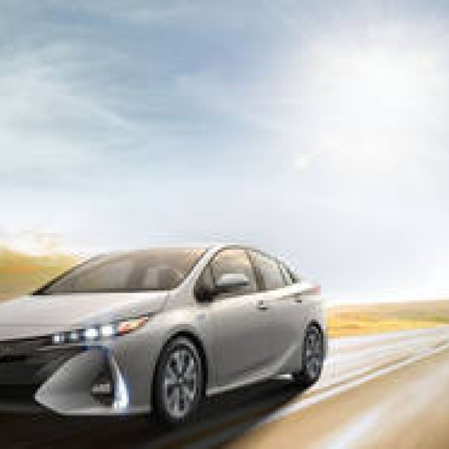トヨタ、2代目「プリウス プラグインハイブリッド」を発表｜Toyota