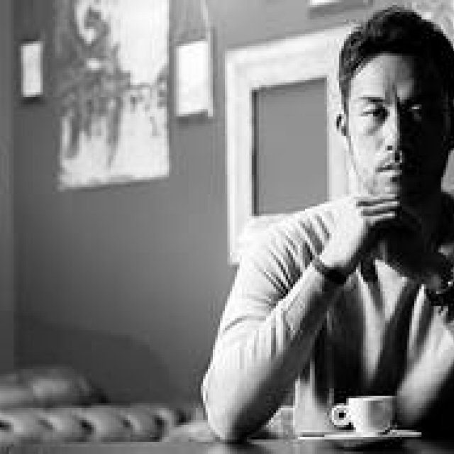 特集|ロンドンで艶やかな紳士に 吉田麻也選手の映像を近日公開|OPENERS Special