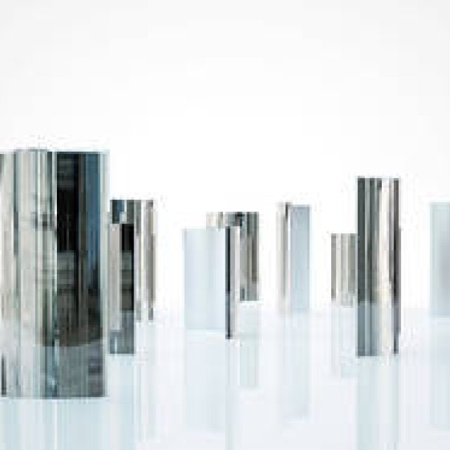 ミラノサローネ、カルテルとグラスイタリアが吉岡徳仁の新作を出展｜EXHIBITION