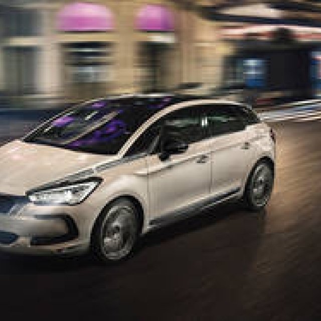 フェイスリフトした新型DS 5国内販売を開始｜DS