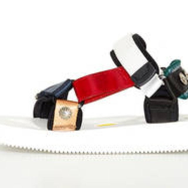 足への負担を軽減させるSUICOKE x TOGA コラボレーションサンダル発売｜TOGA